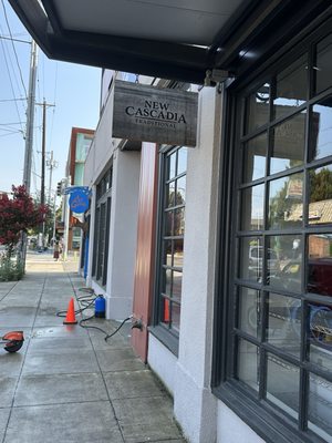 New Cascadia Traditional by null