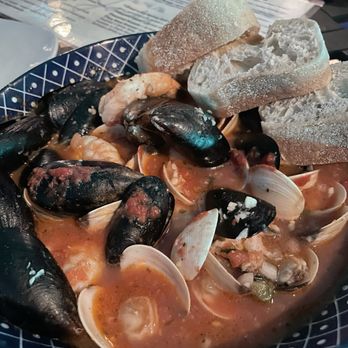 Havana Jacks - Steamer pot in red sauce: clams, muscles & shrimp - Bars Near Me - Key Colony Beach, Florida Havana Jacks - Steamer pot in red sauce: clams, muscles & shrimp - Bars Near Me - Key Colony Beach, Florida