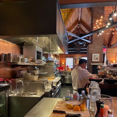 White House Tavern by null