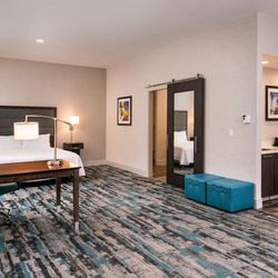 Hampton Inn & Suites Olympia Lacey - Guest room