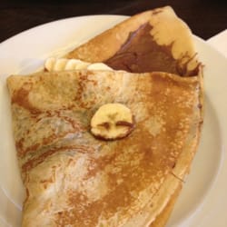 Le Pont de Seine - Banana and Chocolate crepe!! Yummy
