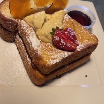 Toast - Creme brûlée French toast - Breakfast & Brunch Near Me - Temecula, California
