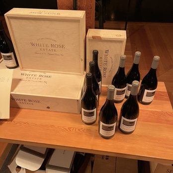 White Rose Estate - Wine Tasting Room Near Me - Dayton, Oregon