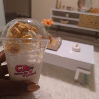 CJ's Italian Ice & Custard - Vanilla with marshmallow cream and cheese cake bites - Ice Cream & Frozen Yogurt Near Me - Henderson, Nevada CJ's Italian Ice & Custard - Vanilla with marshmallow cream and cheese cake bites - Ice Cream & Frozen Yogurt Near Me - Henderson, Nevada