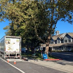 Aegis Living Pleasant Hill - Truck blocking crosswalk and blocking bike lane