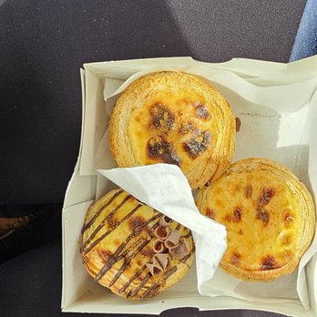 Megasabor - Padaria e Pastelaria - Two regular pastel de nata and one regular pastel de nata - Bakeries Near Me - Ponta Delgada, 20