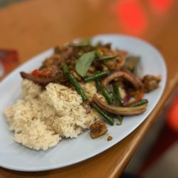 Lunette - Lemongrass chicken