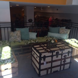 Love the decor and ambiance of the boutique