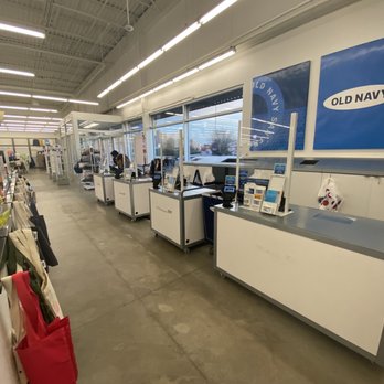 Old Navy - Men's Clothing Near Me - Colonial Heights, Virginia