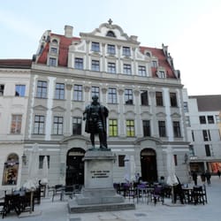 Fuggerdenkmal - Augsburger Denkmal für Mister Fugger