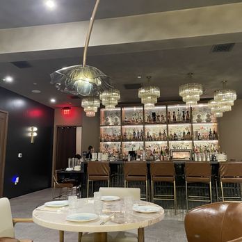 Blue Magpie - 蠻漂亮的 - Bars Near Me - Arcadia, California