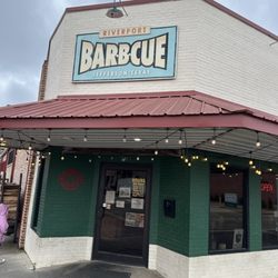 Joseph's Riverport Barbecue - Outside