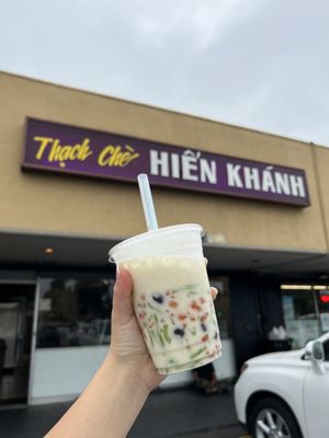 Thạch Chè Hiển Khánh by null