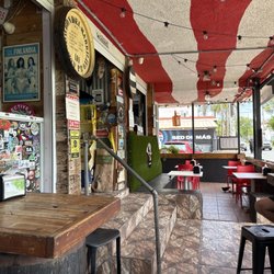 Café Tropical - Outdoor seating