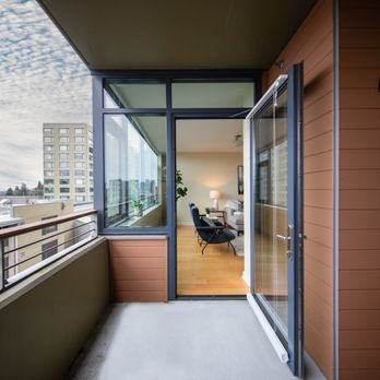 Terwilliger Plaza - Sweeping private balcony at The Heights. Perfect for relaxing and hosting guests. - Retirement Homes Near Me - Portland, Oregon Terwilliger Plaza - Sweeping private balcony at The Heights. Perfect for relaxing and hosting guests. - Retirement Homes Near Me - Portland, Oregon