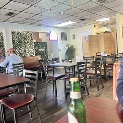 Brother's Fish House - Dining room