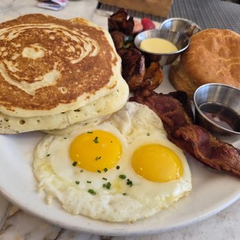 Wooden Spoon - Big Spoon w/ Biscuit - Breakfast & Brunch Near Me - San Francisco, California Wooden Spoon - Big Spoon w/ Biscuit - Breakfast & Brunch Near Me - San Francisco, California