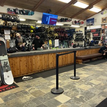 Blauer Ski & Board - Renting board and shoes - Ski & Snowboard Shops Near Me - Big Bear Lake, California Blauer Ski & Board - Renting board and shoes - Ski & Snowboard Shops Near Me - Big Bear Lake, California