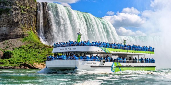 Maid of the Mist by null