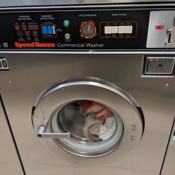 D-Jennis Coin Laundry - $2.75 for 20 lbs of clothes. About a 35 minute wait. - Laundromat Near Me - Doral, Florida