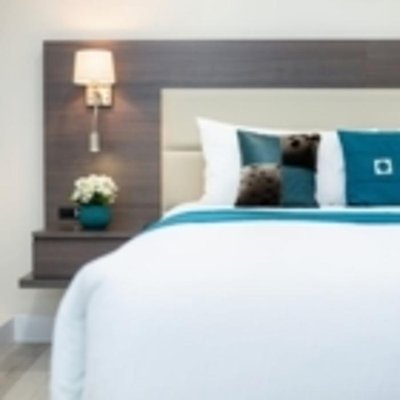 Royal Inn + Suites by null