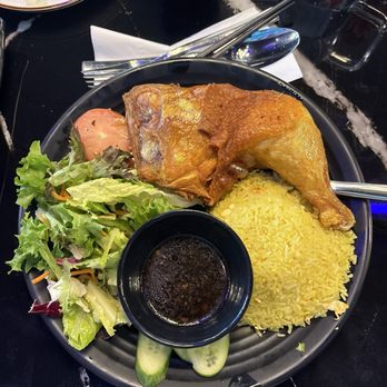 Long's Vietnamese Kitchen - Fried chicken with rice - Vietnamese Near Me - Aloha, Oregon