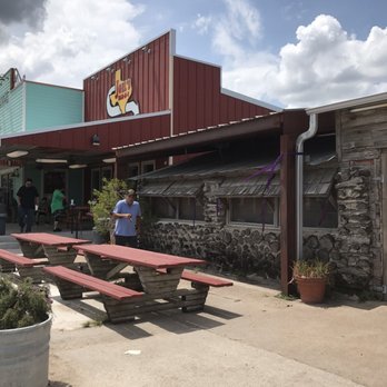 Joel's Bar-B-Q - Barbeque Near Me - Flatonia, Texas