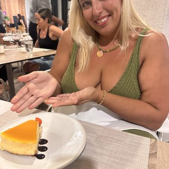 Haven's Harborside - Mango cheesecake - Cocktail Bars Near Me - Wailuku, Hawaii