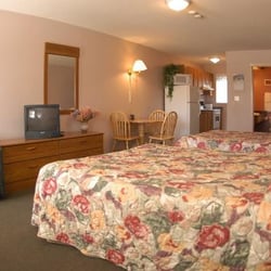 Saga Resort - Motel Room