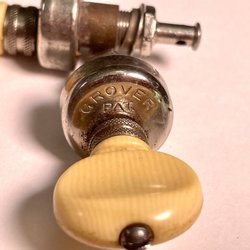 Late 1920s round-shouldered Grover "pancakes".