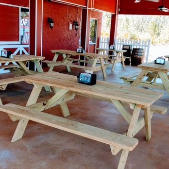 Circle S BBQ - Patio seating - Barbeque Near Me - Hudson, Florida Circle S BBQ - Patio seating - Barbeque Near Me - Hudson, Florida