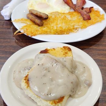 Harvest Cafe - Breakfast Combo w/ biscuit and gravy - Breakfast & Brunch Near Me - North Las Vegas, Nevada