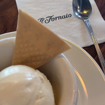 Il Fornaio - Caramel sea salt ice cream - Italian Near Me - Mountain View, California Il Fornaio - Caramel sea salt ice cream - Italian Near Me - Mountain View, California