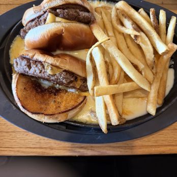 Applebee's Grill + Bar - OMG cheeseburger - Sports Bars Near Me - Quakertown, Pennsylvania Applebee's Grill + Bar - OMG cheeseburger - Sports Bars Near Me - Quakertown, Pennsylvania