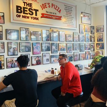 Joe's Pizza - Grabbing some slices - Pizza Near Me - Miami, Florida