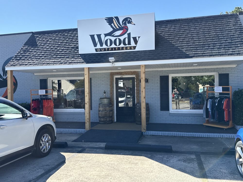 Woody Outfitters Logo