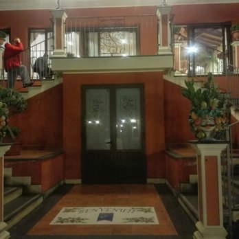 Il Ciliegio dell'Etna - Scalinata ingresso sala feste - Italian Near Me - Giarre, Connecticut