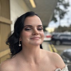 Waves A Full Service Salon - Bridal

Hair by Bianca