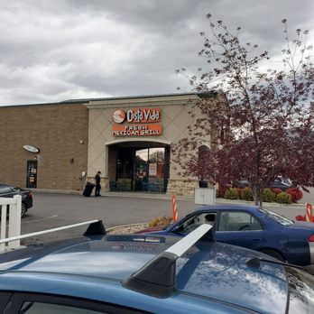 Costa Vida - a car parked in front of a store - Mexican Near Me - Orem, Utah Costa Vida - a car parked in front of a store - Mexican Near Me - Orem, Utah