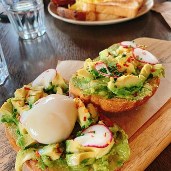 Tout Suite - Avocado Toast with Poached Egg - Cafes Near Me - Houston, Texas Tout Suite - Avocado Toast with Poached Egg - Cafes Near Me - Houston, Texas