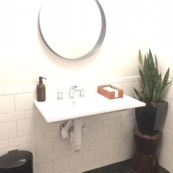 Zasu - Clean restroom - New American Near Me - New Orleans, Louisiana