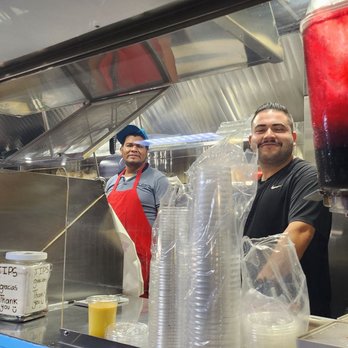 Tacos El Zaga - The friendly staff at El Zaga Tacos!! - Food Trucks Near Me - Santa Ana, California Tacos El Zaga - The friendly staff at El Zaga Tacos!! - Food Trucks Near Me - Santa Ana, California