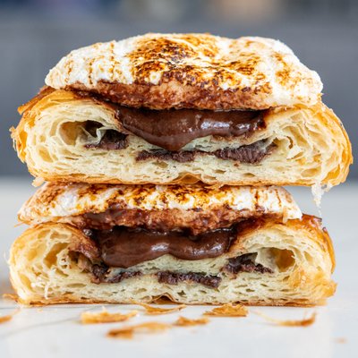 Patis Bakery by null