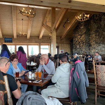 Summit House Restaurant - Interior - American Near Me - Enumclaw, Washington