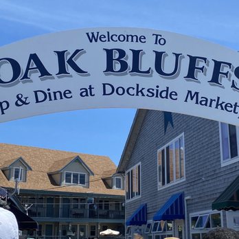 Lobsterville Bar & Grille - Bars Near Me - Oak Bluffs, Massachusetts