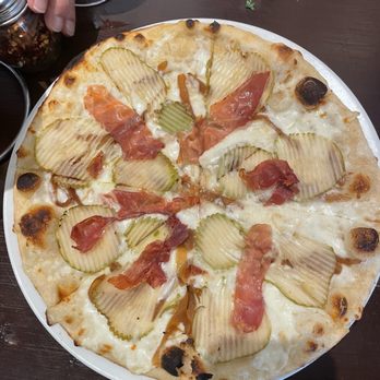 Pranzo Italian Grill - Pig & Pear Pizza - Italian Near Me - Santa Fe, New Mexico