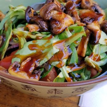 Shiso Burger - Salad with mushrooms. - Burgers Near Me - Berlin, BE Shiso Burger - Salad with mushrooms. - Burgers Near Me - Berlin, BE