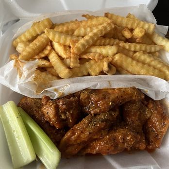Touchdown Wings - 10 piece hot. Bone in combo - American Near Me - Griffin, Georgia Touchdown Wings - 10 piece hot. Bone in combo - American Near Me - Griffin, Georgia