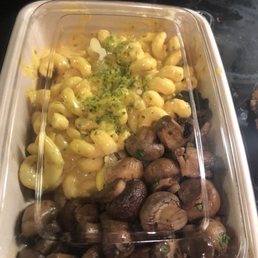 Mac and cheese & mushroom sides