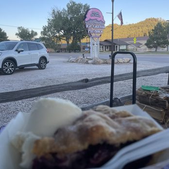 Purple Pie Place - Delicious blackberry pie! - Desserts Near Me - Custer, South Dakota Purple Pie Place - Delicious blackberry pie! - Desserts Near Me - Custer, South Dakota